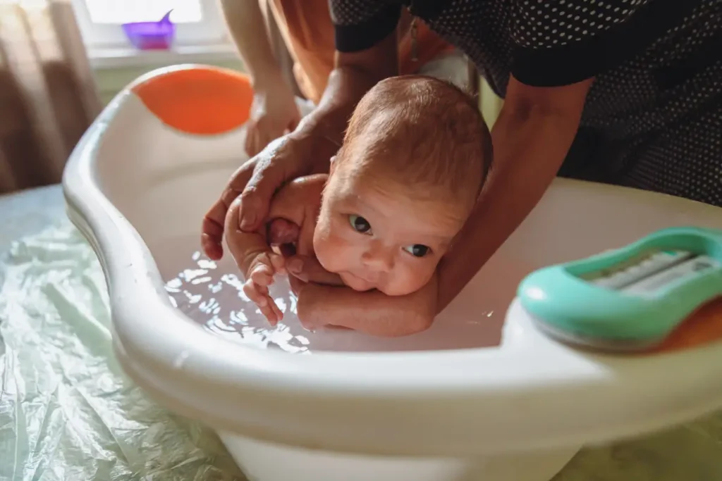 اولین حمام نوزاد